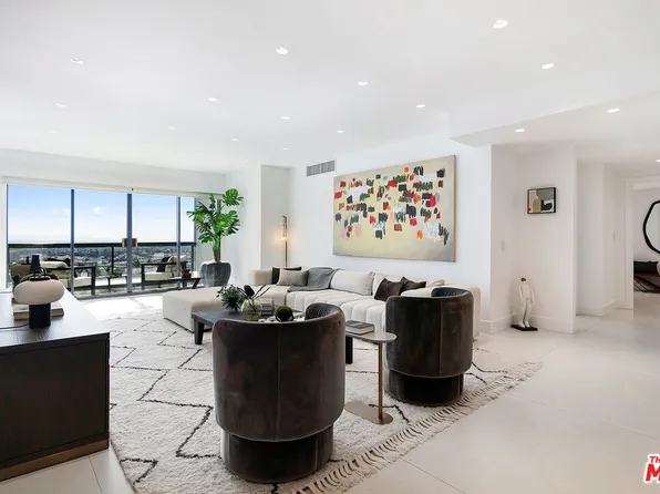 10724 Wilshire Blvd APT 1210, Los Angeles, CA 90024