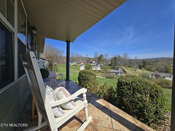 5th image of 609 S Proctor Blvd