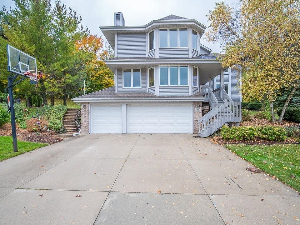 1st image of 1300 Vine Pl