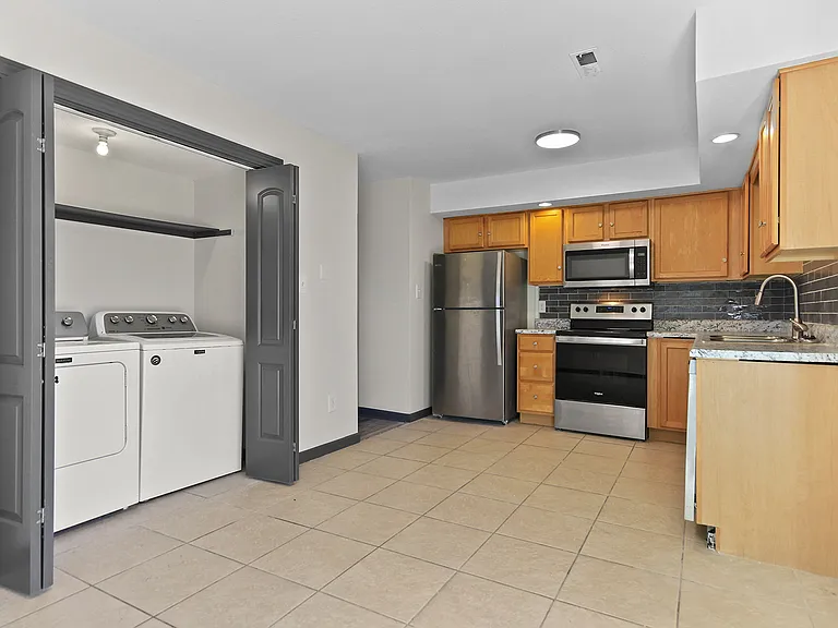 2301 Primrose Dr #9B — Photo 6