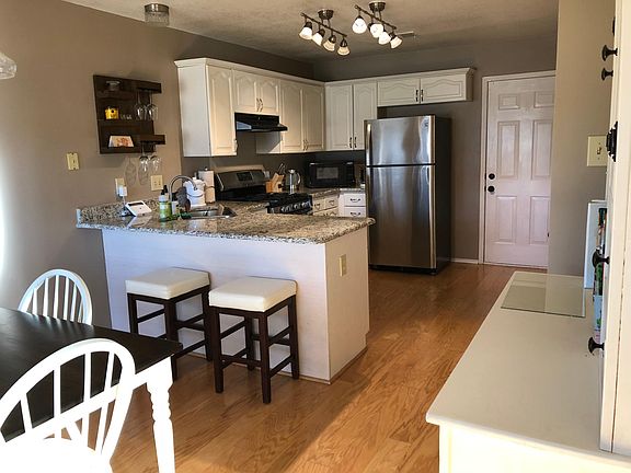 5th image of 2625 Big Oaks Dr