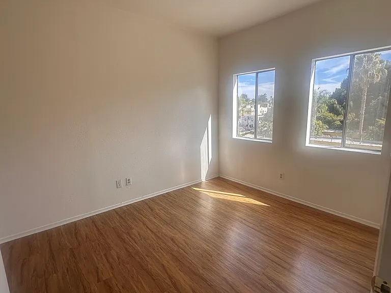 821 N Vendome St #17 — Photo 6