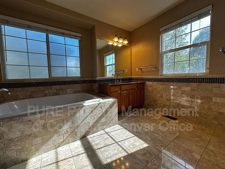 5368 Owens St — Photo 11