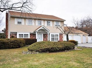 3 Wharf Way, West Islip, NY 11795