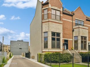 834 E 45th St, Chicago, IL 60653