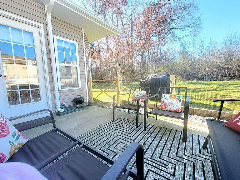 8434 Meadowcreek Village Dr — Photo 20
