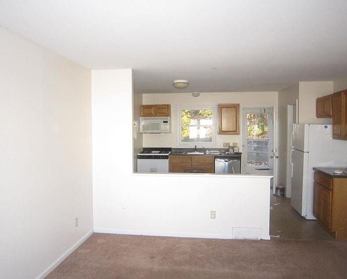 2nd image of 649 Newhall St
