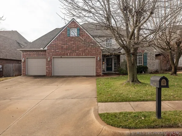 8752 E 102nd St, Tulsa, OK 74133