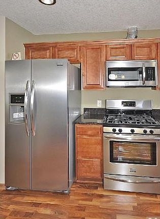 3rd image of 8055 Dupont Ct N