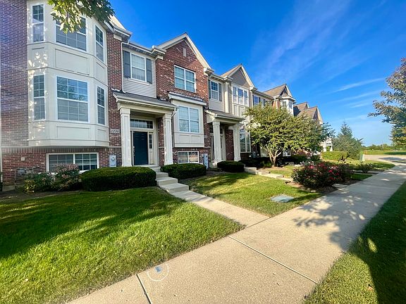2nd image of 1736 Persimmon St