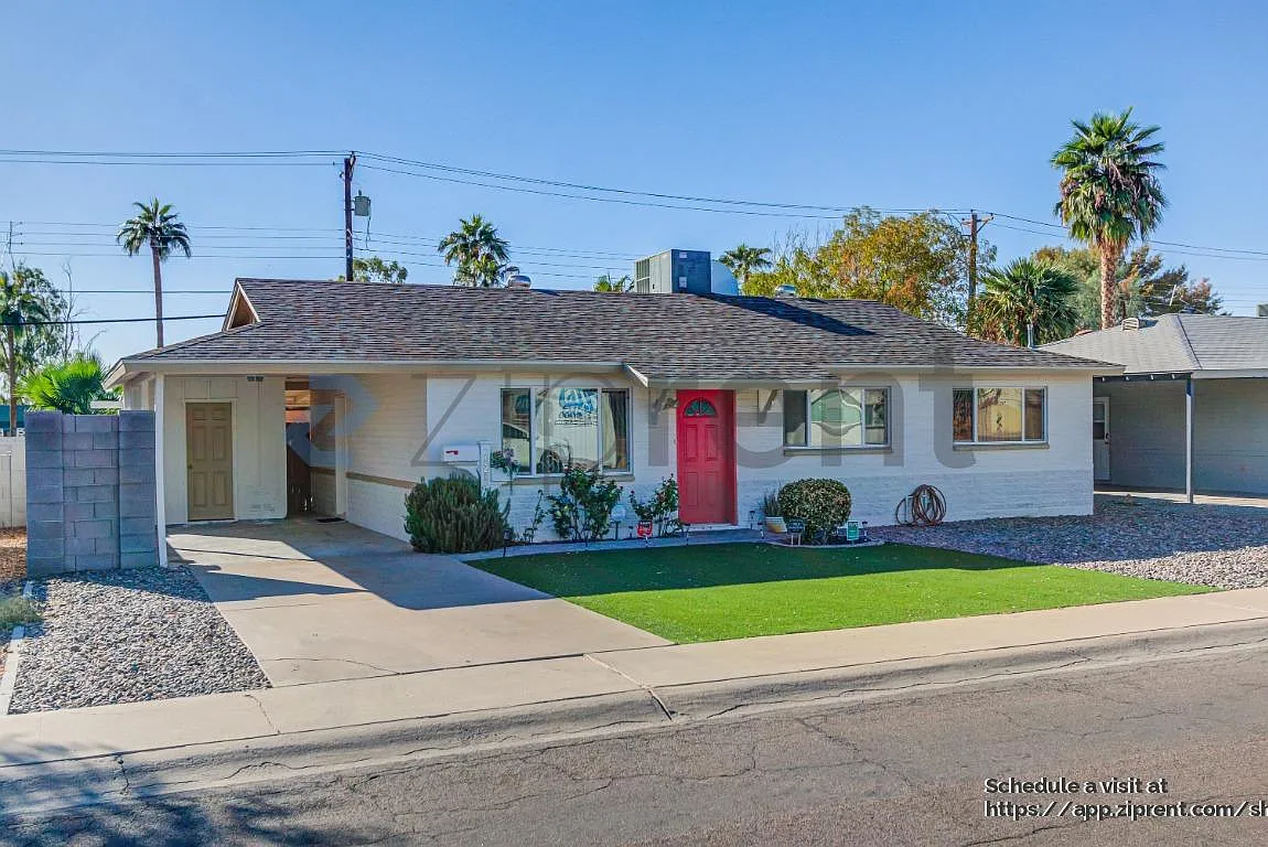 3 bed, 1100 sqft, $2,700 — Photo 1