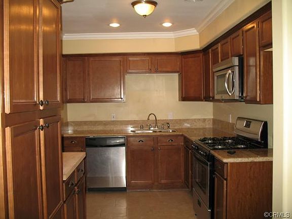 4th image of 5028 N Burwood Ave