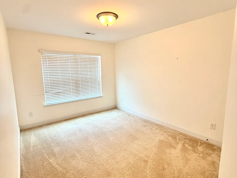 102 Harvest Oaks Ln — Photo 18