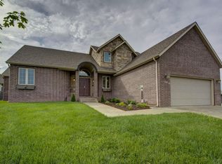 662 W Bridgewood Ct, Springfield, MO 65803