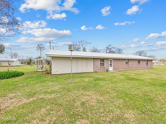 3rd image of 1016 Will Guidry Rd