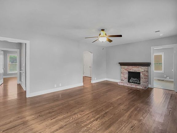 4th image of 1631 2nd Ave