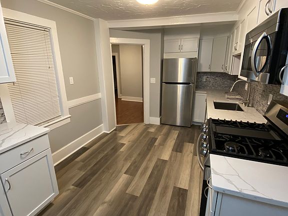 4th image of 1014 Main St