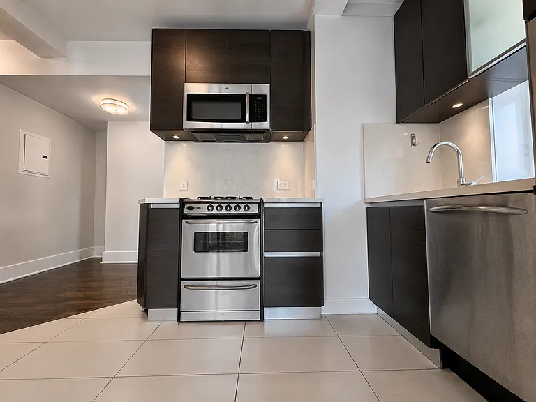 1080 Amsterdam Ave #1206 — Photo 5