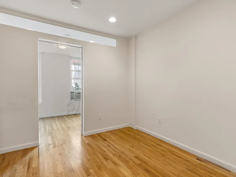 91 Christopher St #5 — Photo 2