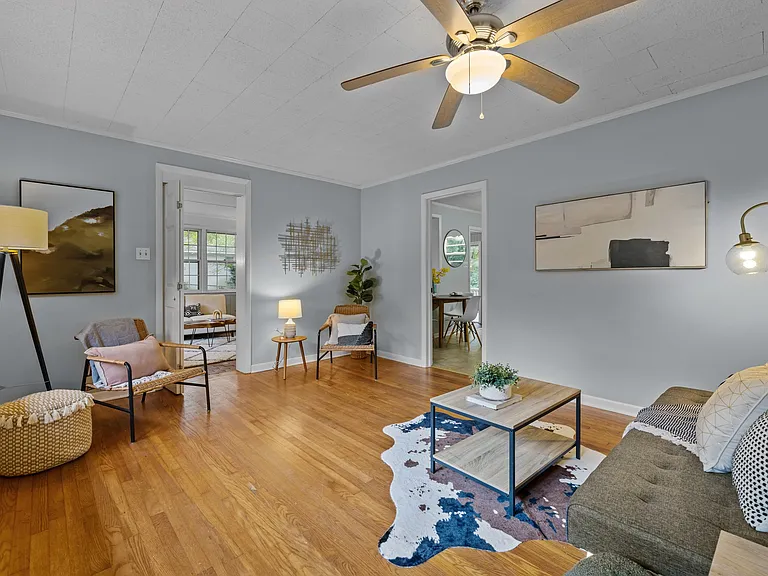 809 Ward St — Photo 1