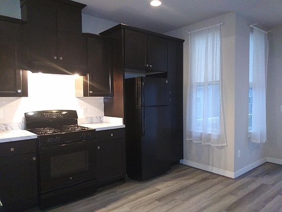 3rd image of 111 Shamrock Dr