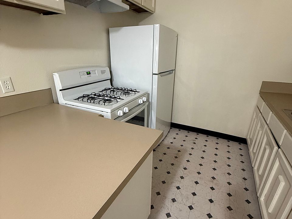 1st image of 130 Leland Ave #1
