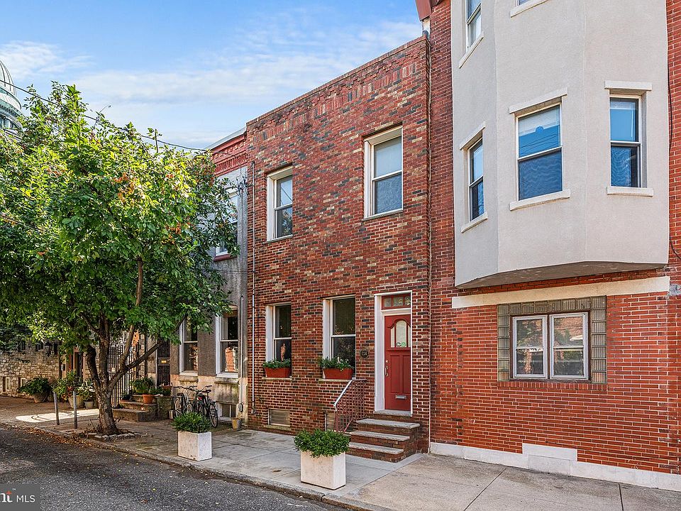 1st image of 734 Montrose St