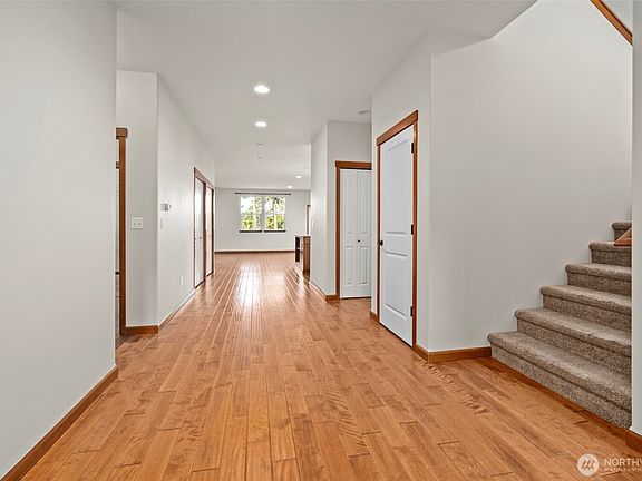 4th image of 3008 SW Fairway Point Drive