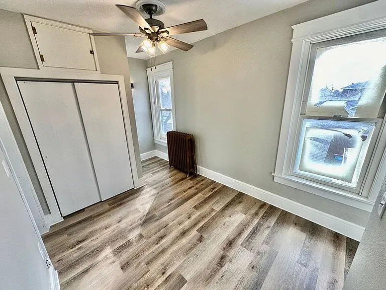208 S 9th St #3 — Photo 4
