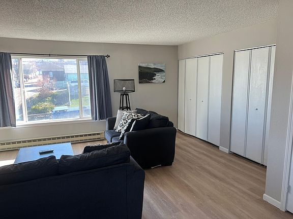 2nd image of 416 4th St #3