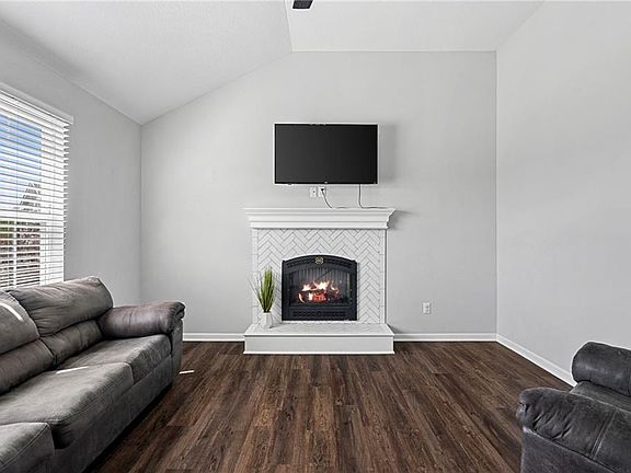 3rd image of 3106 Katy Trail Dr