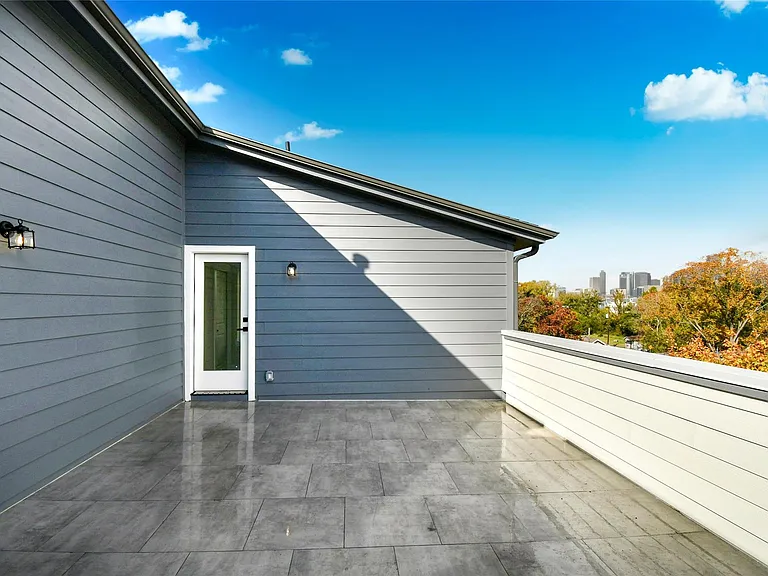 3231 Tuam St — Photo 42