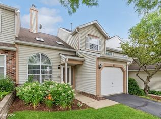 611 Ascot Ln, Streamwood, IL