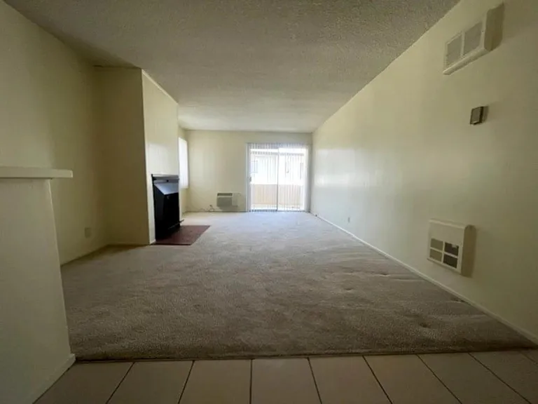 1689 Amberwood Dr #103 — Photo 2
