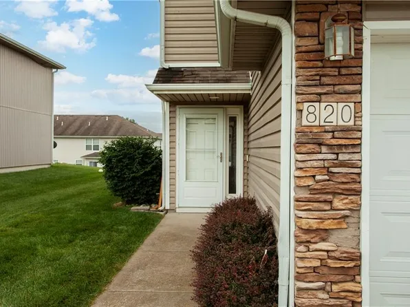 820 SW Peach Tree Ln, Blue Springs, MO 64064