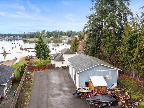 3rd image of 5322 218th Avenue E