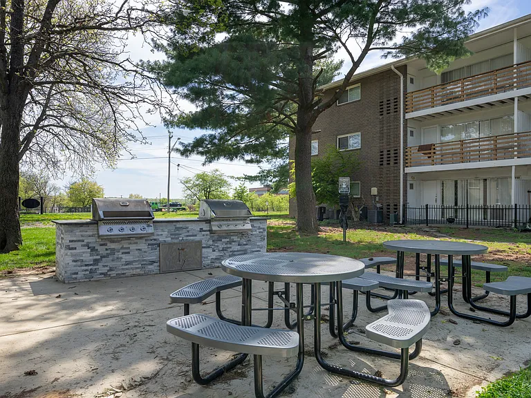 Laurel Pines — Photo 15