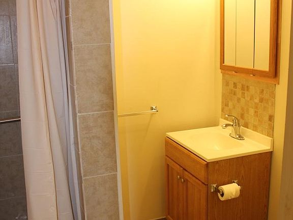Bathroom / Shower