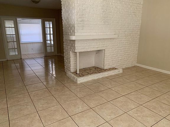 3rd image of 6215 Fordham Cir E