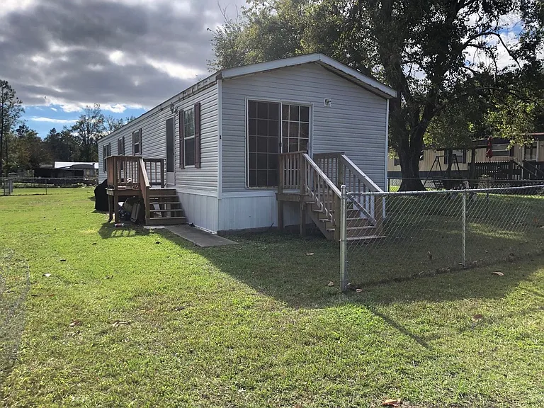 1 Duke Dr — Photo 2