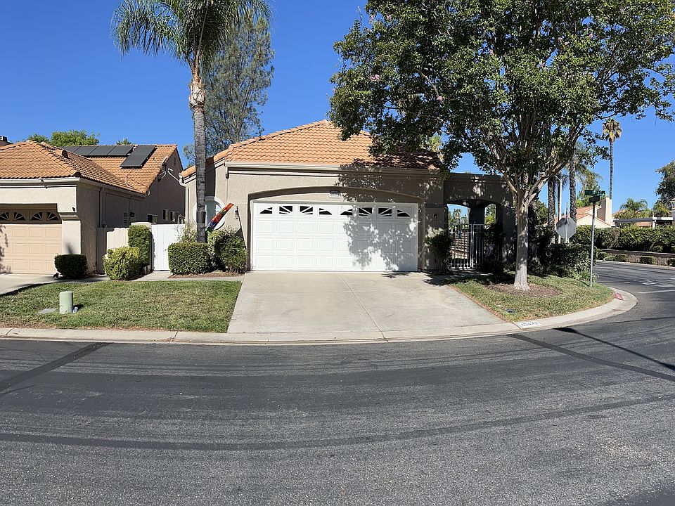 1st image of 40433 Via Estrada