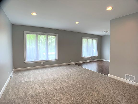 3rd image of 17339 Ozark Ave