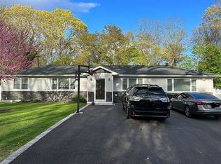 15 Myrtle Ln, Coram, NY 11727