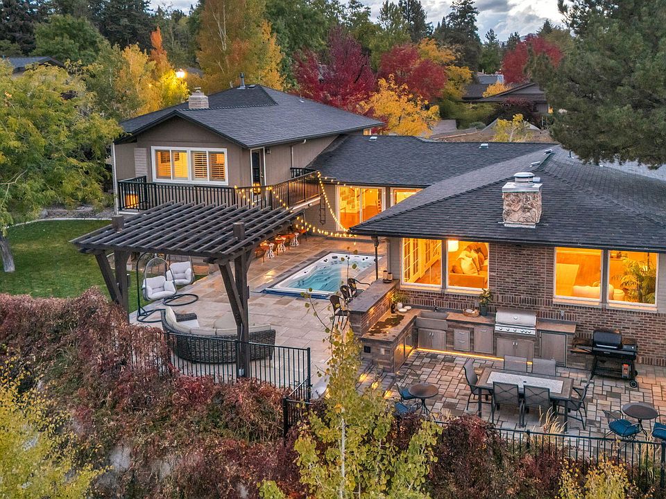 1st image of 2360 Pioneer Dr