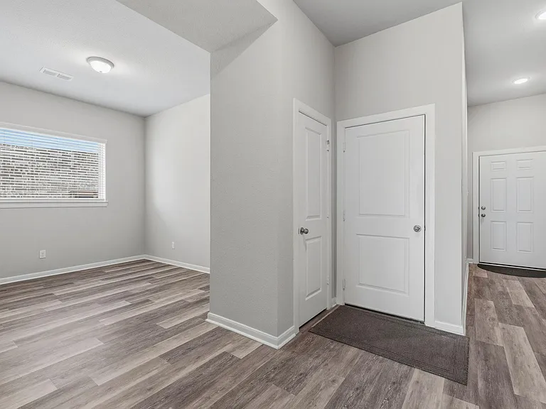10055 Napier Dr — Photo 7