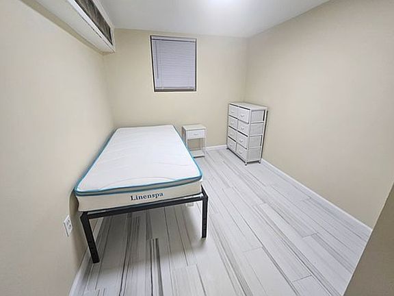 4th image of 24 E 91st St #1
