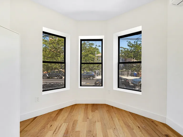 1906 Bergen St #1 — Photo 7