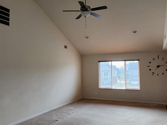 3rd image of 29445 Woodpark Cir