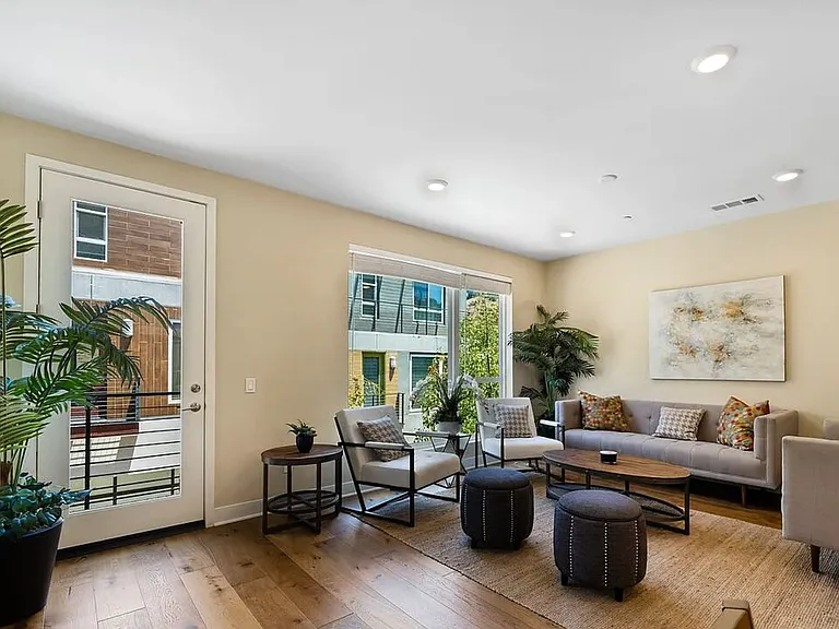 6746 Gill Way — Photo 3