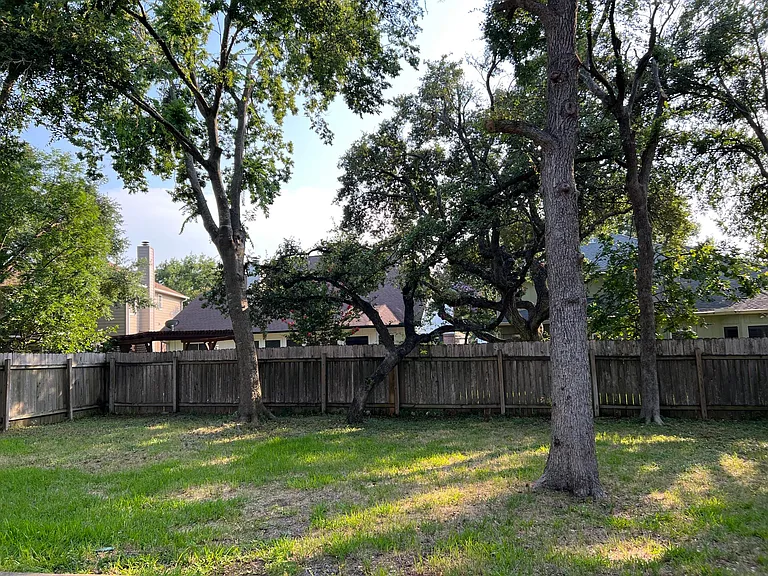 8021 Luling Ln — Photo 39